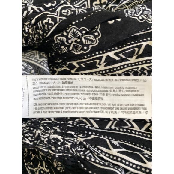 Boho Mini Skirt - Black White Patterned Smocked Waist Summer Casual - Picture 7 of 8